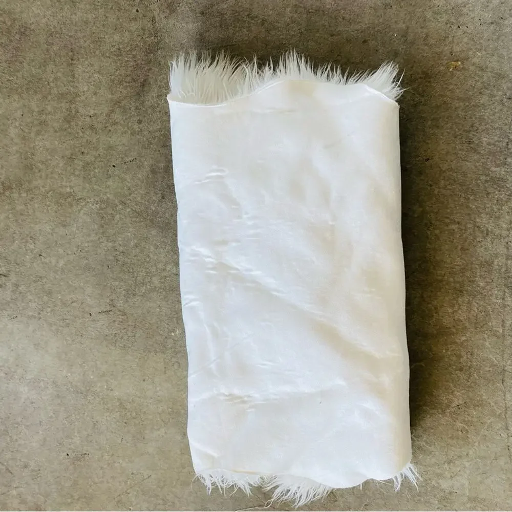 POTTERY BARN White Cozy Faux Fur Sheepskin Throw Rug Mat Chair Cover Accent Deco